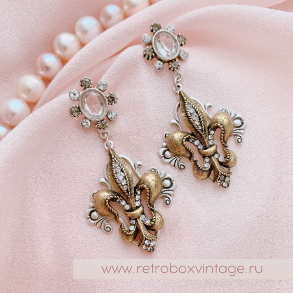 SWEET ROMANCE Серьги «Королевская лилия - флер де лис» SWEET ROMANCE Серьги «Королевская лилия - флер де лис»