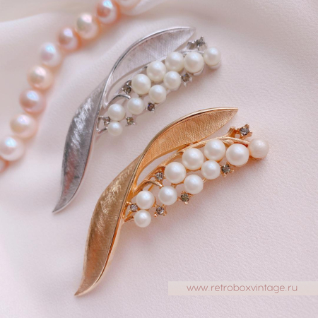 TRIFARI Брошь «Ландыш жемчужный: серебро» pat.172560 (с небольшим нюансом)