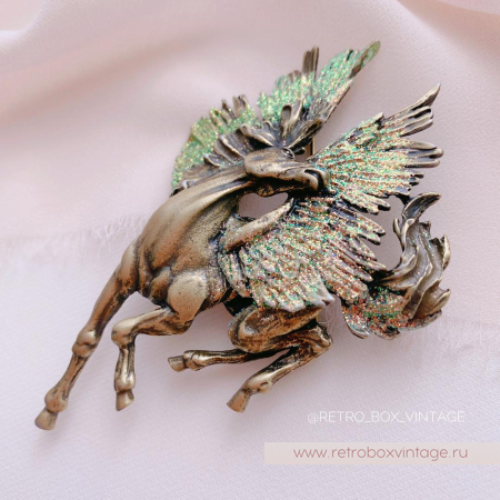 JJ / JONET JEWELRY Брошь «Крылатый пегас: золотистый в бронзе»