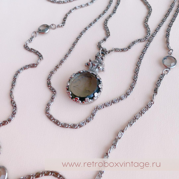GOLDETTE Ожерелье «Афродита: дымчатая инталия в серебре»