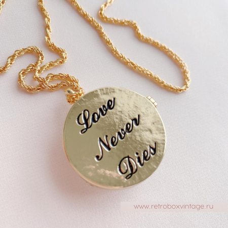 KIRKS FOLLY Кулон-локет на цепочке «Лунный свет: светлая в золоте»