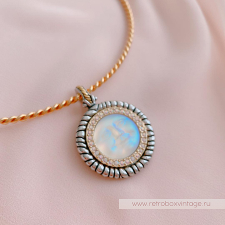 KIRKS FOLLY Кулон на гривне «Свет луны»