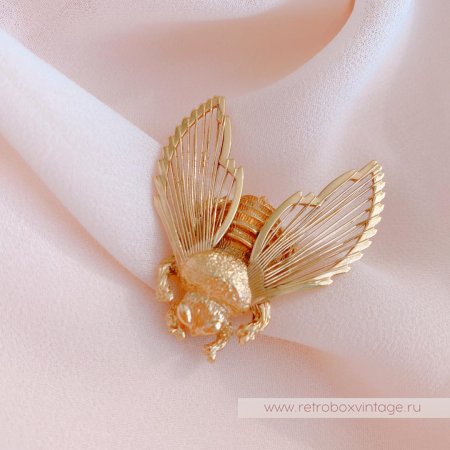 MONET Пара брошей «Воздушные пчелы»