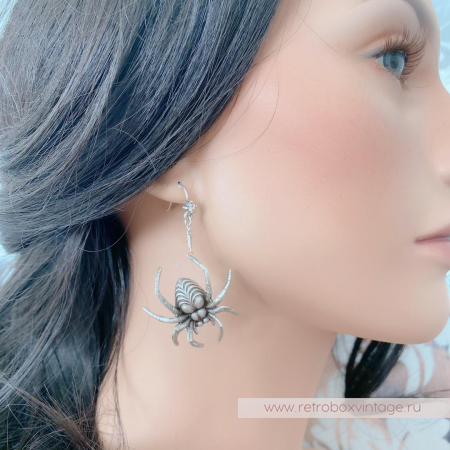 SWEET ROMANCE Серьги «Серебристый паучок»