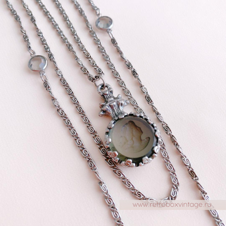 GOLDETTE Ожерелье «Афродита: дымчатая инталия в серебре»