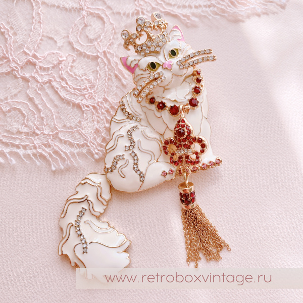 RITZY COUTURE Брошь-кулон «Белая королева кошек: золото» RITZY COUTURE Брошь-кулон «Белая королева кошек: золото»