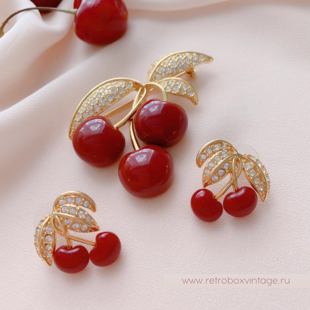 JOAN RIVERS Комплект «Спелые вишни»