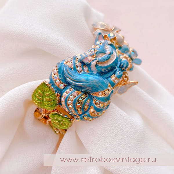 KIRKS FOLLY Браслет-каф "Чеширский кот в саду" эмаль / Коллекция "Алиса в стране чудес" KIRKS FOLLY Браслет-каф "Чеширский кот в саду" эмаль / Коллекция "Алиса в стране чудес"