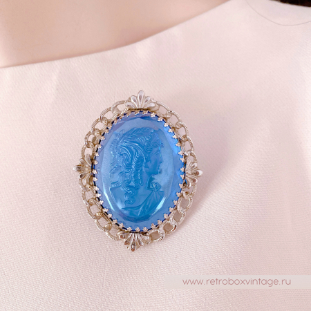 WHITING AND DAVIS Брошь «Голубая камея»