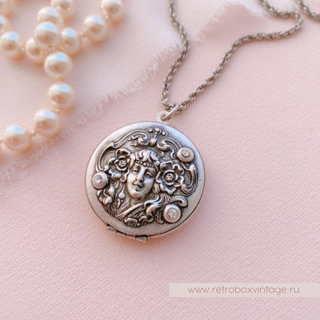 SWEET ROMANCE Кулон-локет на цепочке «Лалик: ар-нуво в серебре»