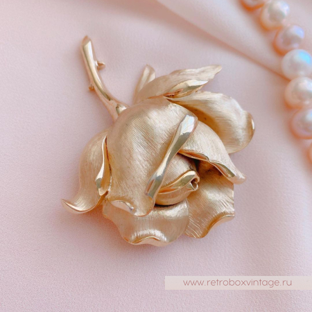 TRIFARI Брошь «Роза с пышным бутоном: золото»