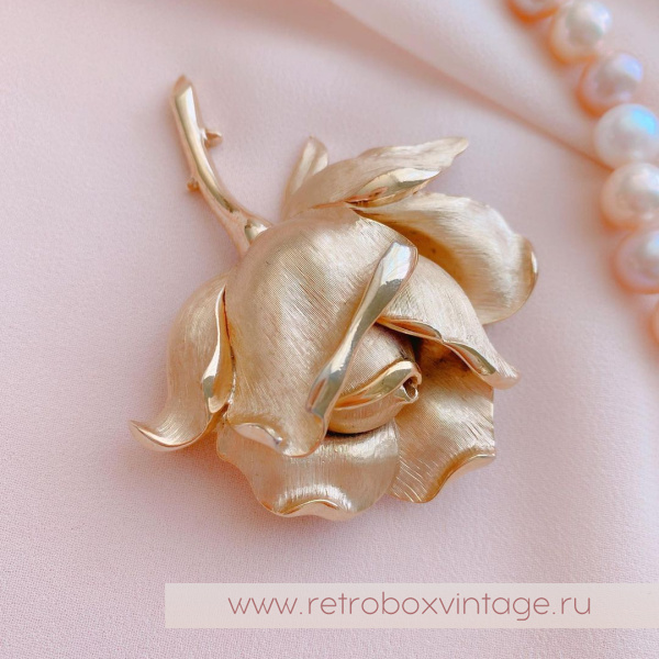 TRIFARI Брошь «Роза с пышным бутоном: золото»