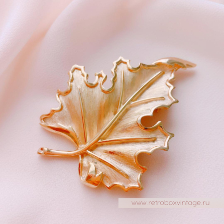 TRIFARI Брошь «Танец кленового листа: золото» TRIFARI Брошь «Танец кленового листа: золото»