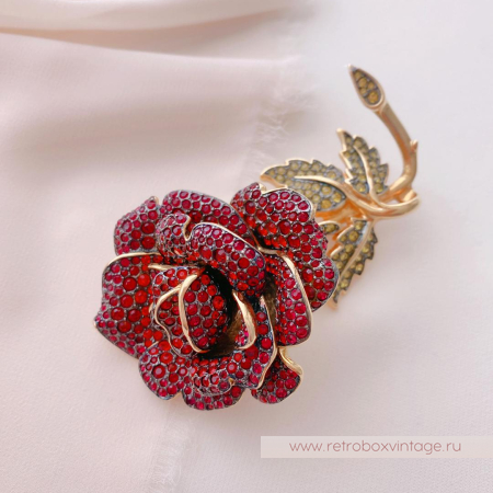 JOAN RIVERS Брошь «Красная роза — королева цветов»