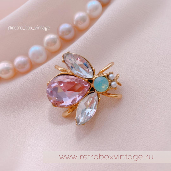 SWEET ROMANCE Трио брошей «Опаловые пчелки: розово-мятные в золоте» (3 шт)