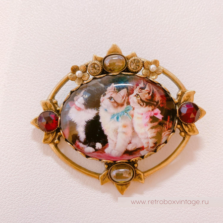 SWEET ROMANCE Брошь «Три милых котенка» (с нюансом)