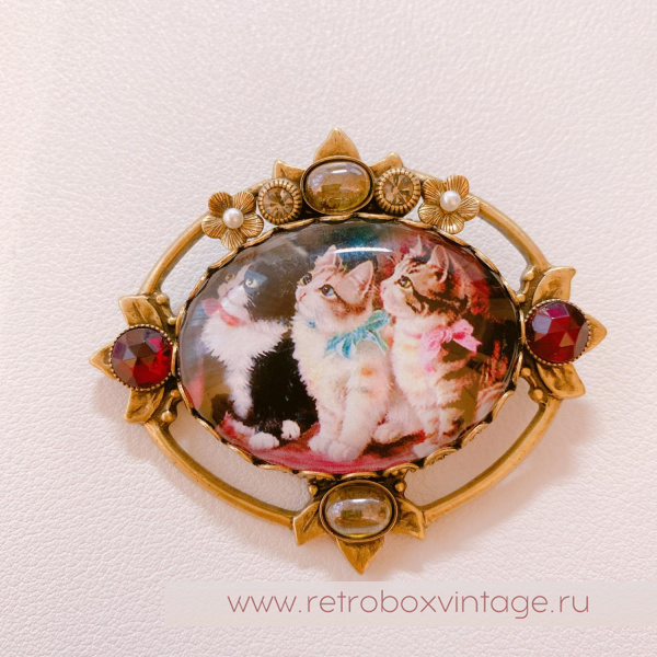 SWEET ROMANCE Брошь «Три милых котенка» (с нюансом)