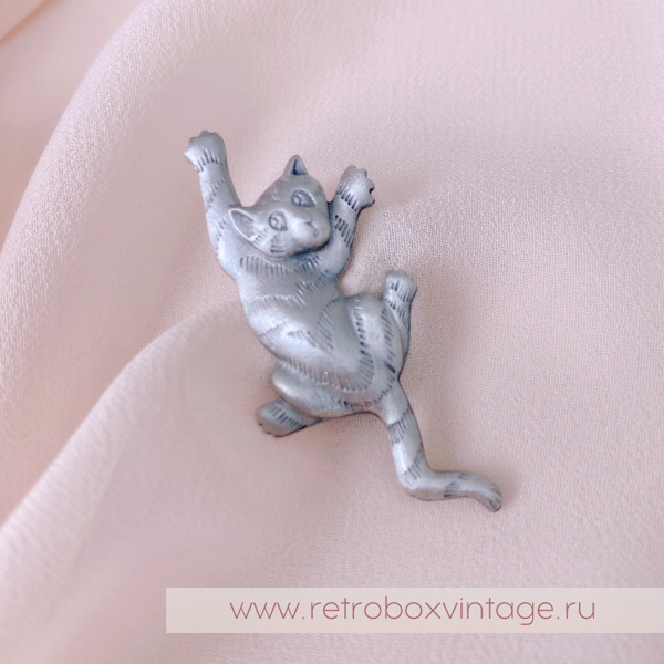 JJ / JONET JEWELRY Брошь-пин «Озорной котик: серебро»
