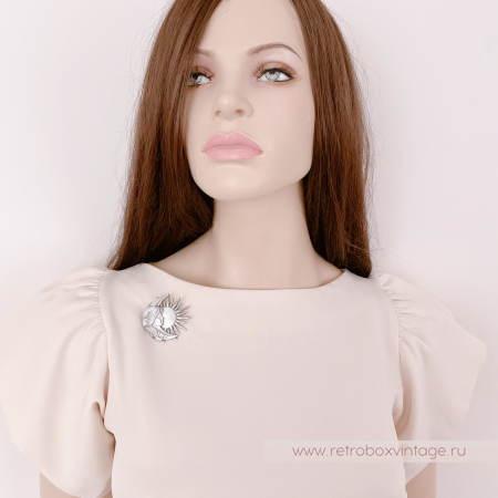 JJ / JONET JEWELRY Брошь "Девушка Луна и Солнце"