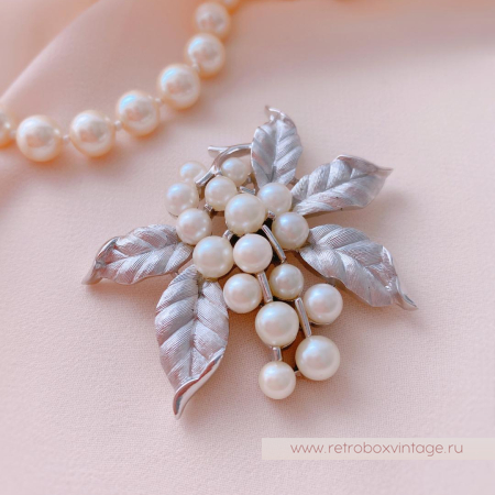 TRIFARI Брошь «Снежныя ягоды»