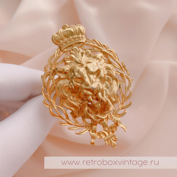 ANNE KLEIN Клип для платка «Король-лев с короной»