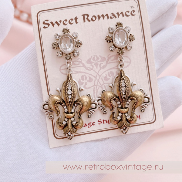 SWEET ROMANCE Серьги «Королевская лилия - флер де лис» SWEET ROMANCE Серьги «Королевская лилия - флер де лис»