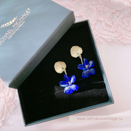 Коробка (опция) может быть приобретена отдельно