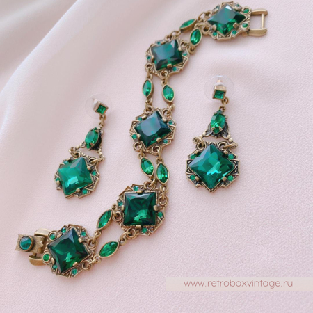 SWEET ROMANCE Серьги «Клеопатра: изумрудные в бронзе»