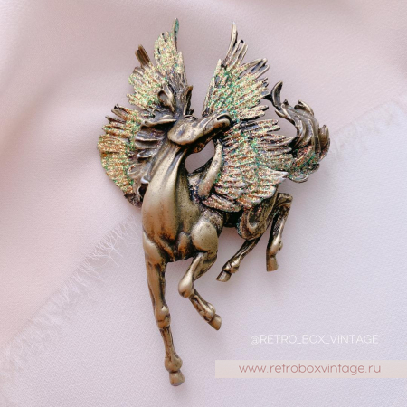 JJ / JONET JEWELRY Брошь «Крылатый пегас: золотистый в бронзе»