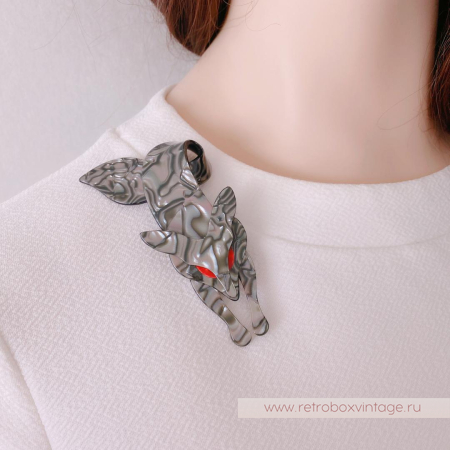 LEE STEIN Брошь «Серебристая перламутровая лиса»