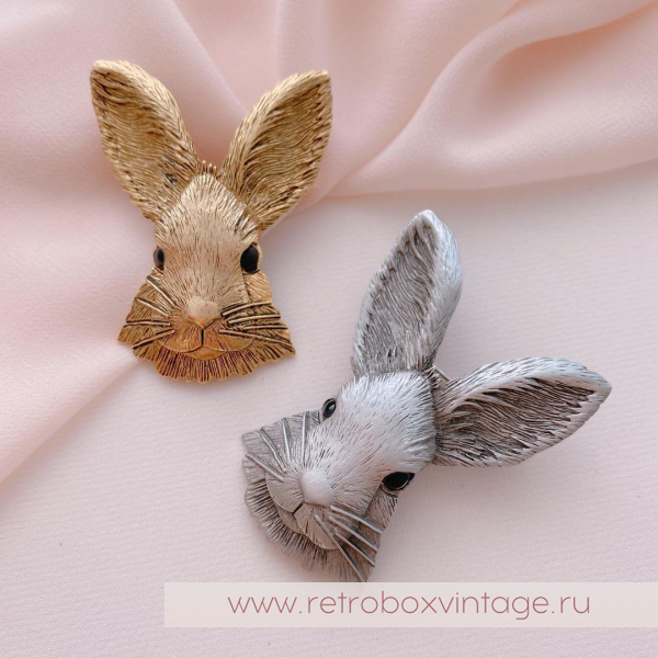 JJ / JONET JEWELRY Брошь «Лунный заяц: серебро»