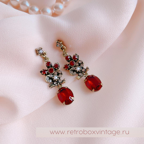 SWEET ROMANCE Серьги «Вечная любовь: гранатовое стекло» SWEET ROMANCE Серьги «Вечная любовь: гранатовое стекло»
