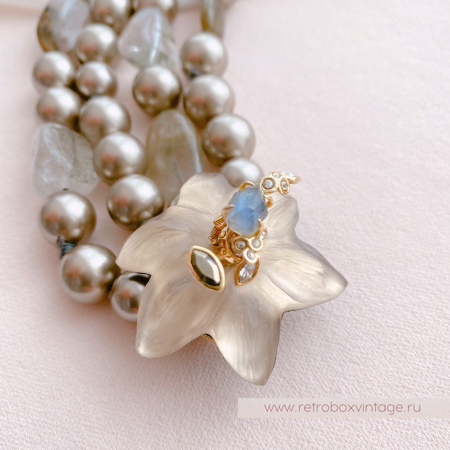 ALEXIS BITTAR Ожерелье-бусы "Шоколадные цветы и жемчуг" трамблер (кварц, лабрадорит, моховой агат)