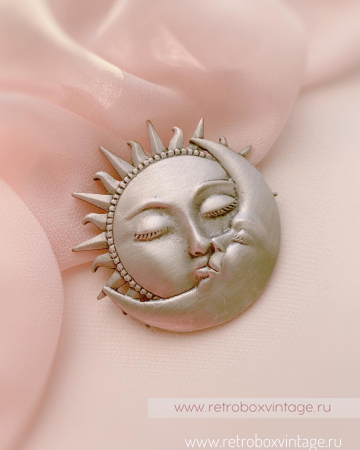 JJ / JONET JEWELRY Брошь "Поцелуй луны и солнца: серебро"
