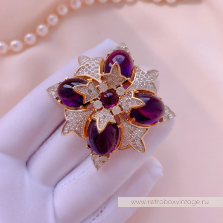 JOMAZ Брошь «Пурпурная звезда: мальтийский крест » JOMAZ Брошь «Пурпурная звезда: мальтийский крест »