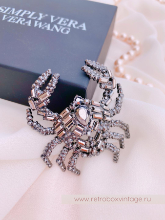 VERA WANG Брошь «Счастливый крабик»