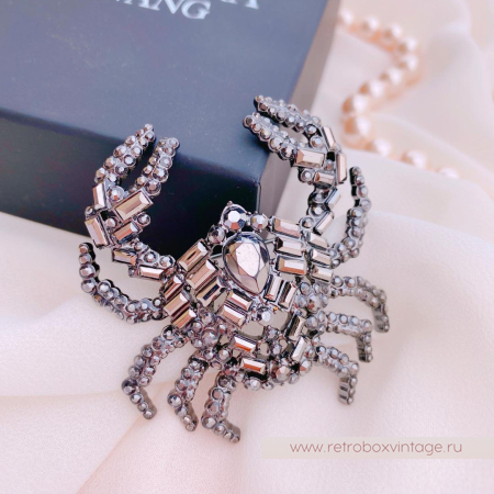 VERA WANG Брошь «Счастливый крабик»