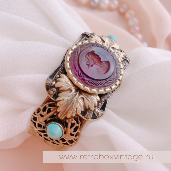 SWEET ROMANCE Браслет-каф с инталией "Богиня Афродита: аметист"