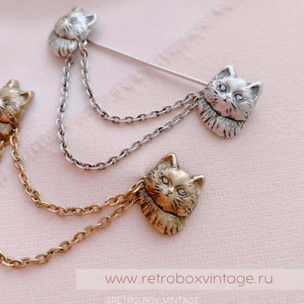 SWEET ROMANCE Брошь-стик "Два котенка: бронза" с цепочками-шатлен