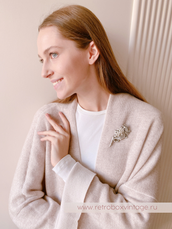 JJ / JONET JEWELRY Брошь «И пусть весь мир подождет: девушка в ванной» серебро и жемчуг
