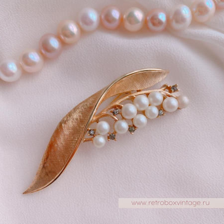 TRIFARI Брошь «Ландыш жемчужный: золото» pat.172560 (с небольшим нюансом) -30%