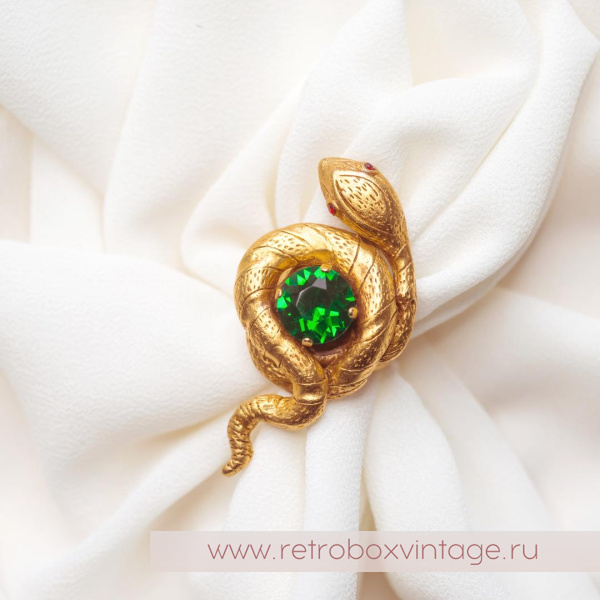 ASKEW LONDON Кольцо «Секрет Клеопатры: с зеленым кристаллом»