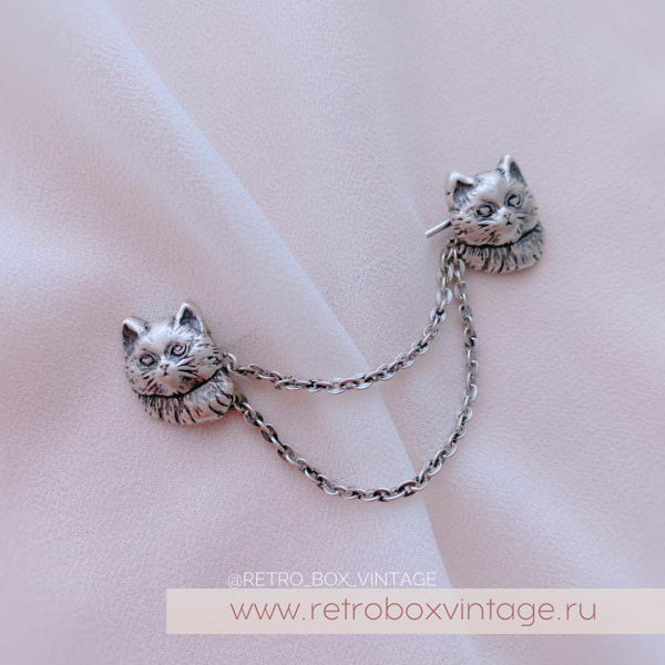 SWEET ROMANCE Брошь-стик "Два котенка: серебро" с цепочками-шатлен