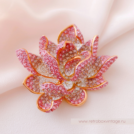 JOAN RIVERS Брошь «Розовый лотос» коллекционная