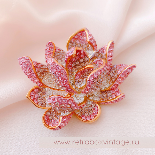 JOAN RIVERS Брошь «Розовый лотос» коллекционная