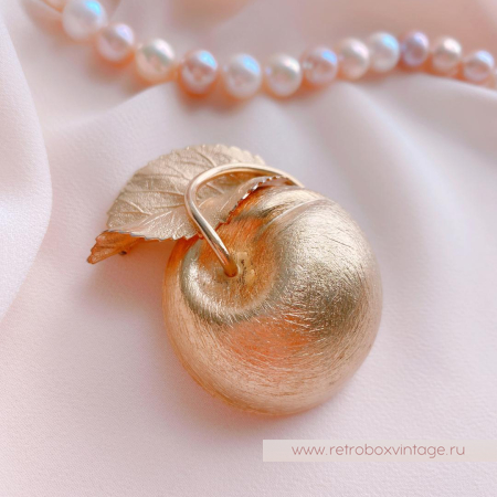 NAPIER Брошь «Золотое яблоко»