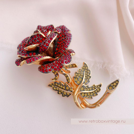 JOAN RIVERS Брошь «Красная роза — королева цветов»