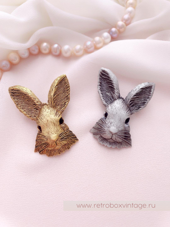 JJ / JONET JEWELRY Брошь «Лунный заяц: серебро»
