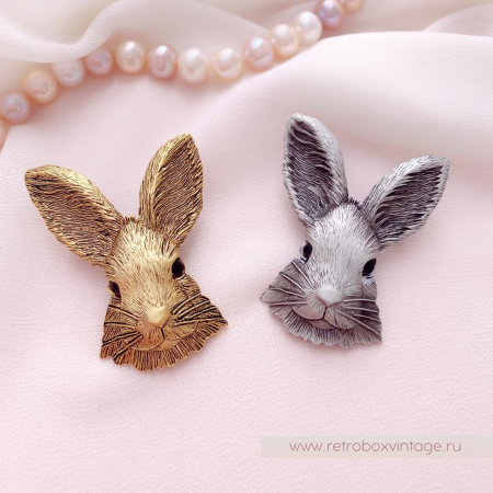 JJ / JONET JEWELRY Брошь «Лунный заяц: серебро»