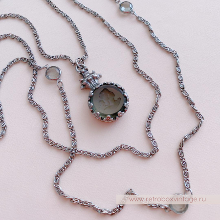 GOLDETTE Ожерелье «Афродита: дымчатая инталия в серебре»